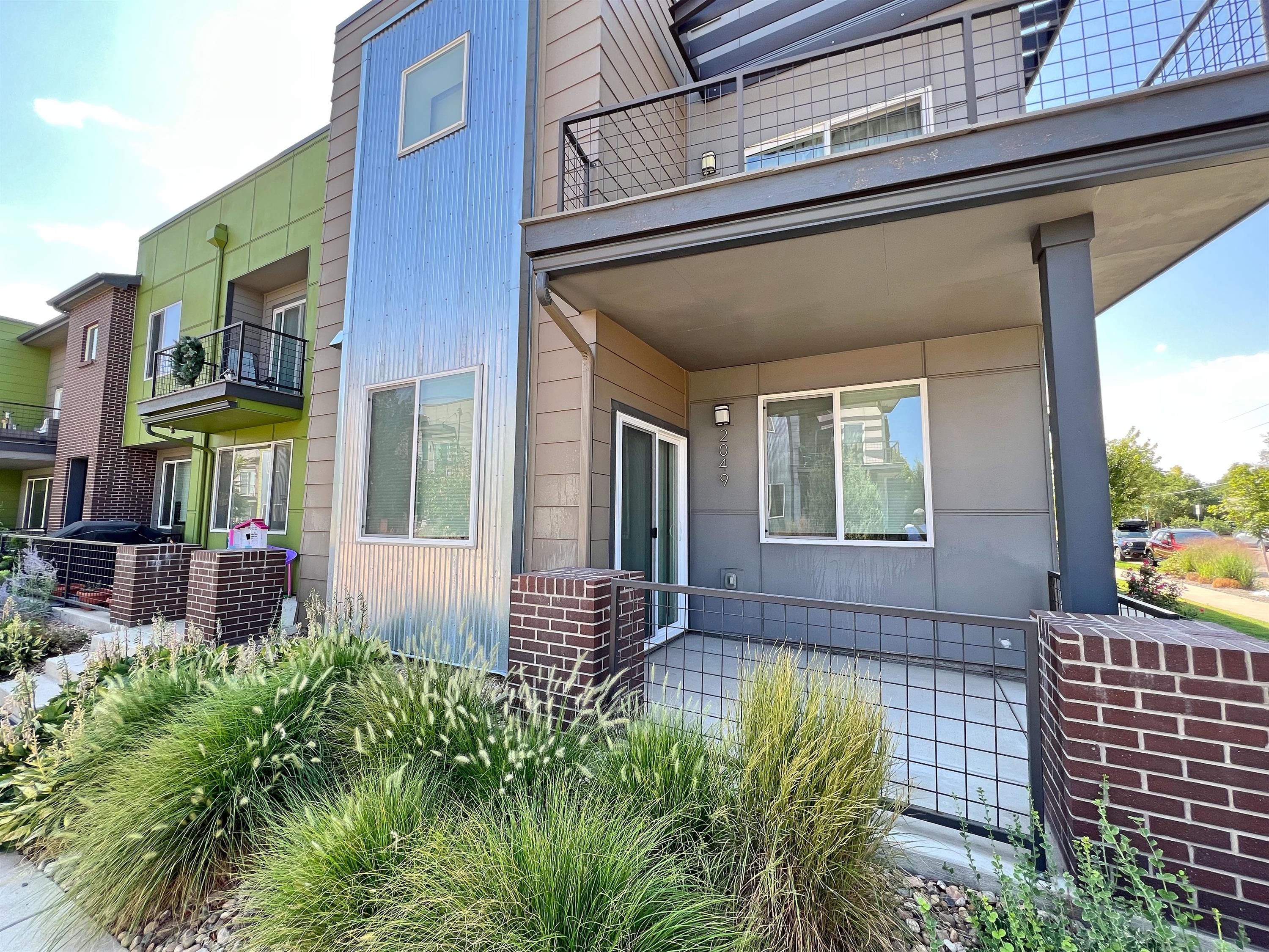2049 West 67th Place