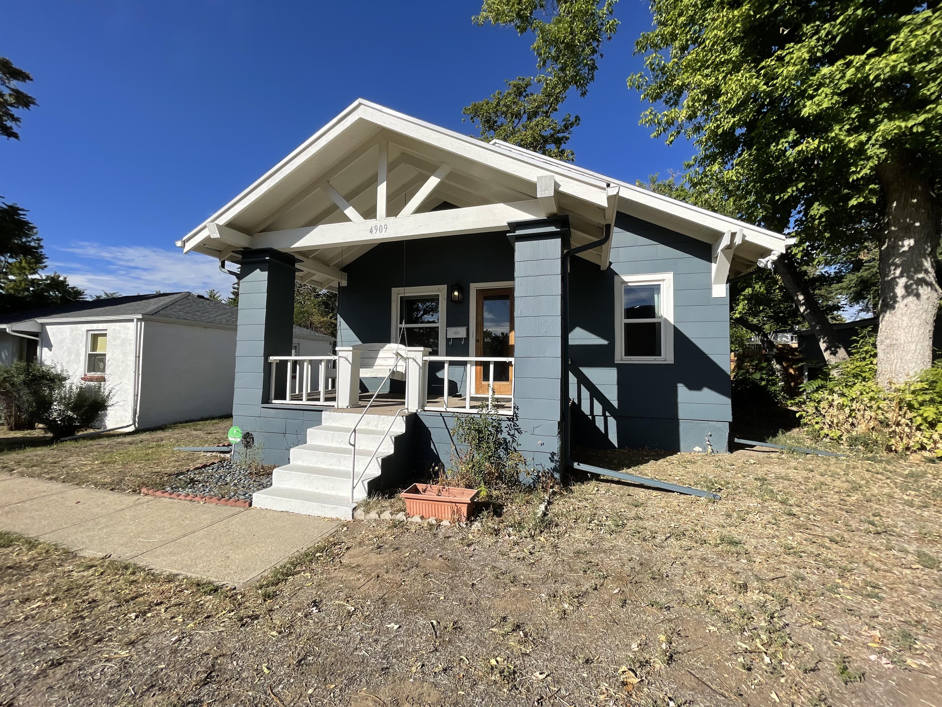 4909 Beach Court