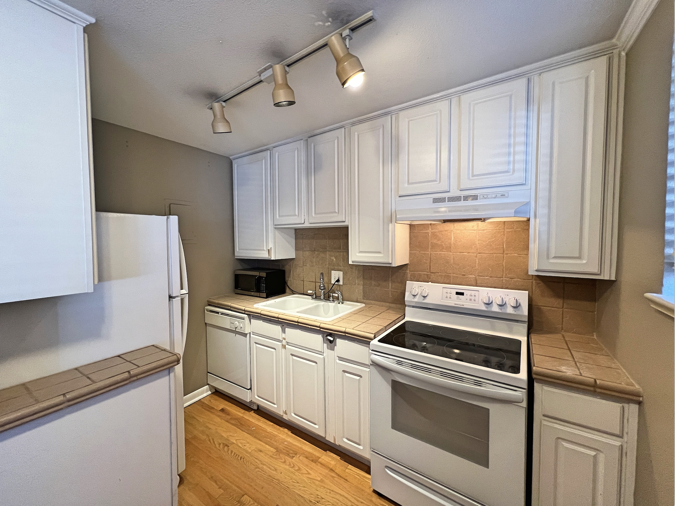 1242 N. Gaylord Street #104 - 1